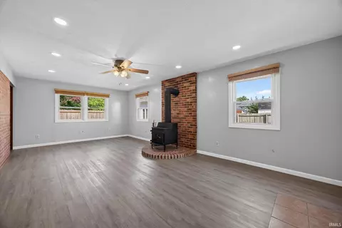 Living - 4154 W Daniel Ave, Bloomington, IN 47403 photo 6 of 7