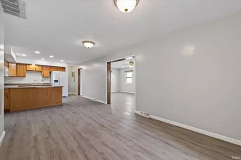 Living - 4154 W Daniel Ave, Bloomington, IN 47403 photo 5 of 7