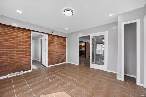 Entry Way - 4154 W Daniel Ave, Bloomington, IN 47403 photo 3 of 4