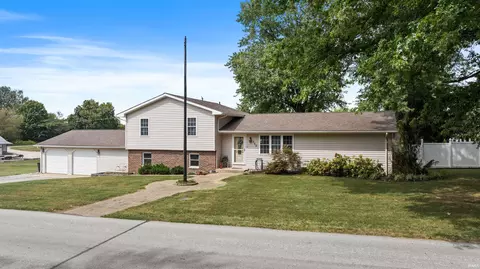 500 W Carolyn St, Orleans, IN 47452