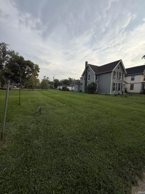 1218 Stophlet St, Fort Wayne, IN 46802
