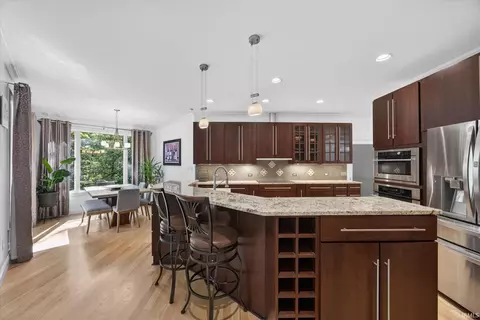 9960 S Saint Andrews Ct, Bloomington, IN 47401