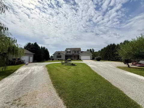577 12th Rd, Bourbon, IN 46504 photo 2