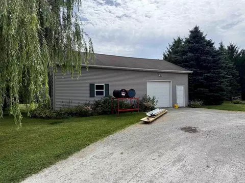 577 12th Rd, Bourbon, IN 46504 photo 3