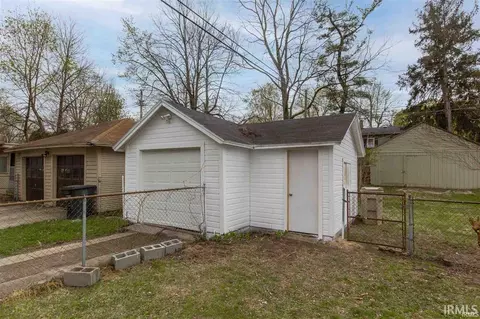 Exterior - 814 Eckman St, South Bend, IN 46614 photo 2 of 5