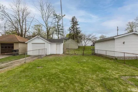 Exterior - 814 Eckman St, South Bend, IN 46614 photo 3 of 5
