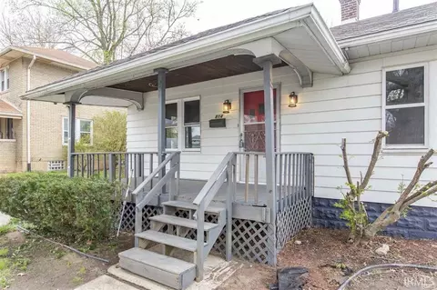 Exterior - 814 Eckman St, South Bend, IN 46614 photo 1 of 5