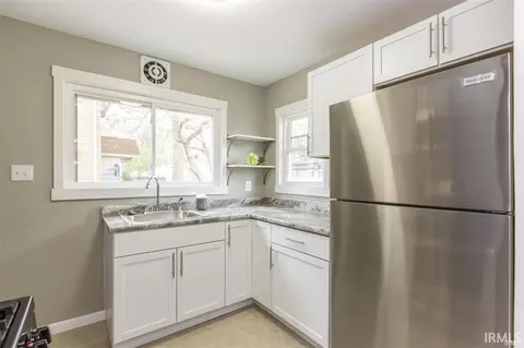 Kitchen - 814 Eckman St, South Bend, IN 46614 photo 3 of 4