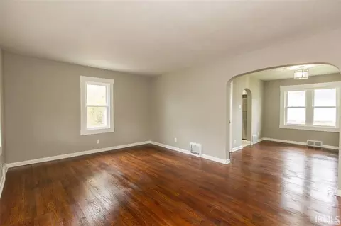Living - 814 Eckman St, South Bend, IN 46614 photo 1 of 3