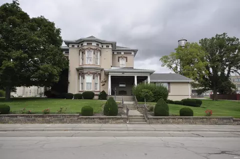 432 W Pearl St, Union City, IN 47390