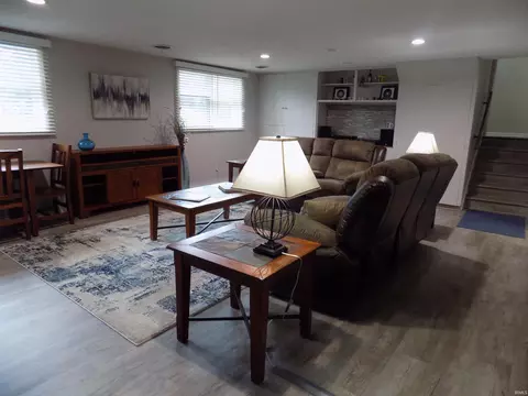 Living - 3400 Wood St, Elkhart, IN 46516 photo 5 of 8