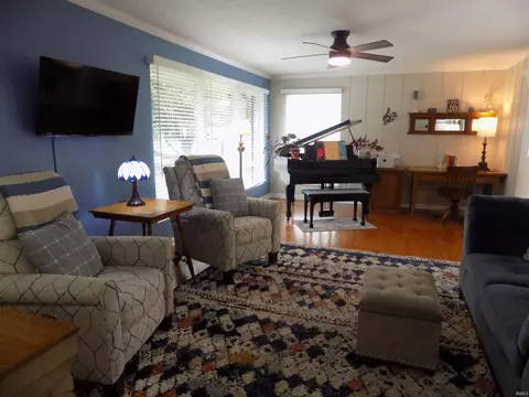 Living - 3400 Wood St, Elkhart, IN 46516 photo 2 of 8