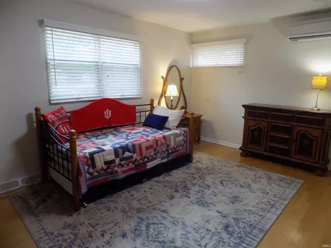 Bedroom - 3400 Wood St, Elkhart, IN 46516 photo 4 of 4