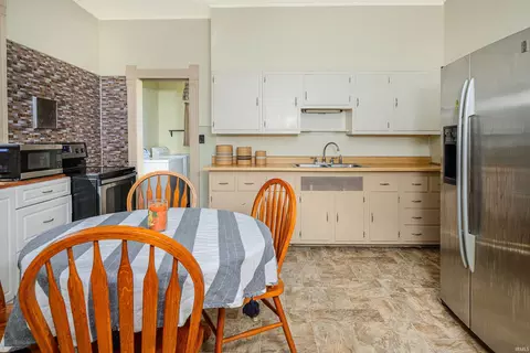 Kitchen - 449 N 7th St Cmn, Mitchell, IN 47446 photo 3 of 3
