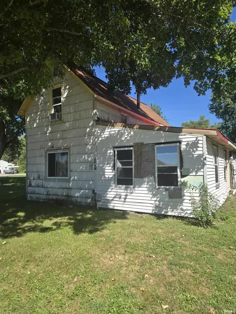 305 S Church St, Otterbein, IN 47970