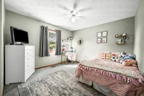 Bedroom - 53261 Spring Ct, Granger, IN 46530 photo 3 of 4