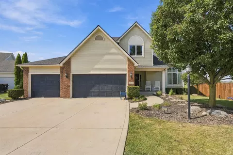 12311 Cliff View Ct, Fort Wayne, IN 46818