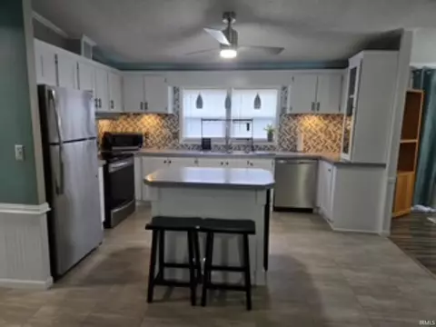 610 S Third St, Dugger, IN 47848 photo 6