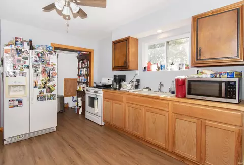 Kitchen - 3820 S 1175 E, Lagrange, IN 46761 photo 1 of 2