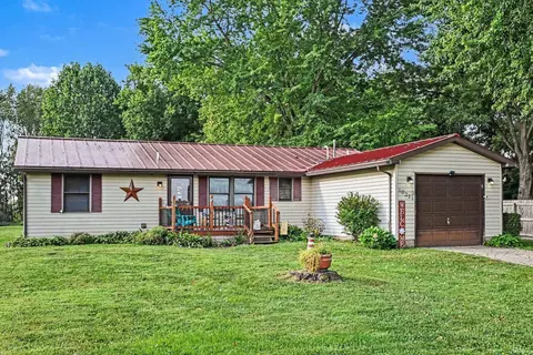 10321 8a Rd, Plymouth, IN 46563