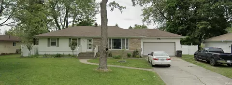 2906 Oakwood Dr, Fort Wayne, IN 46816