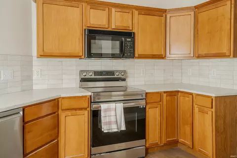 Kitchen - 841 S Fieldcrest Ct, Bloomington, IN 47401 photo 2 of 3