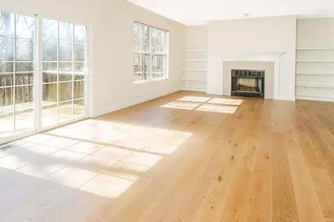 Living - 841 S Fieldcrest Ct, Bloomington, IN 47401 photo 3 of 6