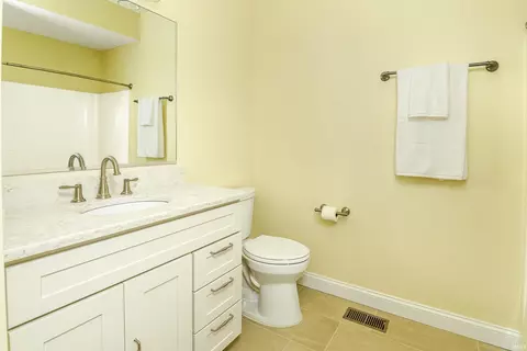 Bath - 841 S Fieldcrest Ct, Bloomington, IN 47401 photo 1 of 5