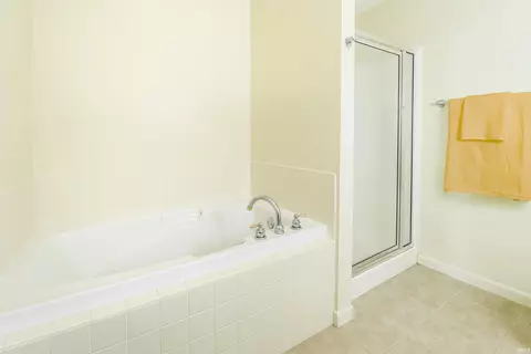 Bath - 841 S Fieldcrest Ct, Bloomington, IN 47401 photo 5 of 5