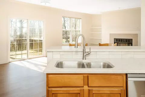 Living - 841 S Fieldcrest Ct, Bloomington, IN 47401 photo 6 of 6