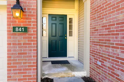 Entry Way - 841 S Fieldcrest Ct, Bloomington, IN 47401 photo 1 of 4