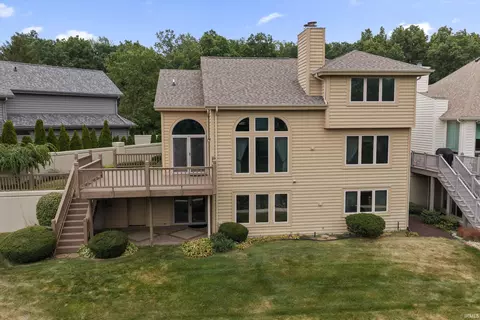 809 Bittersweet Cove Dr, Mishawaka, IN 46544