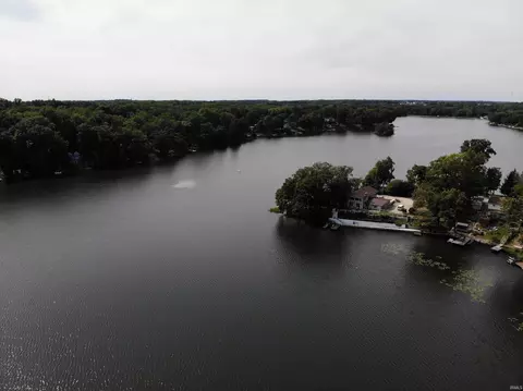 9475 E Promontory Point Dr, Syracuse, IN 46567 photo 5