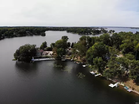 9475 E Promontory Point Dr, Syracuse, IN 46567 photo 4