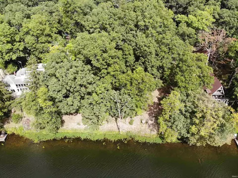 9475 E Promontory Point Dr, Syracuse, IN 46567 photo 3