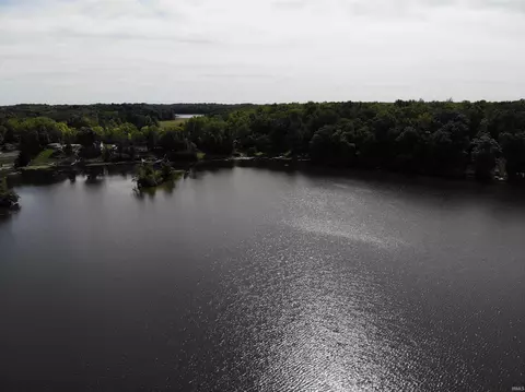 9475 E Promontory Point Dr, Syracuse, IN 46567 photo 6