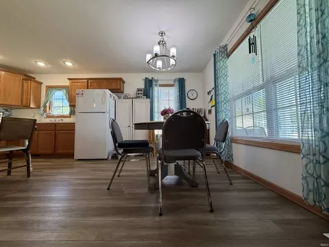 Dining - 1010 W Grissom Ave, Mitchell, IN 47446 photo 2 of 4