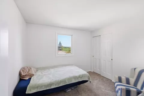 Bedroom - 2000 Maple Ln, Garrett, IN 46738 photo 4 of 9