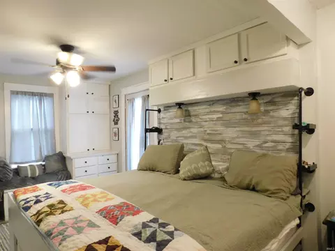 Bedroom - 4300 Jones Ln, Floyds Knobs, IN 47119 photo 1 of 4