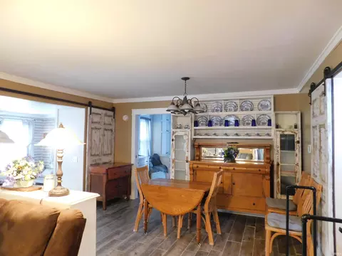 Dining - 4300 Jones Ln, Floyds Knobs, IN 47119 photo 1 of 3