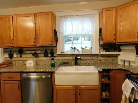 Kitchen - 4300 Jones Ln, Floyds Knobs, IN 47119 photo 1 of 6