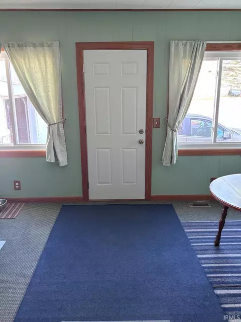 Entry Way - 526 E Walnut St, Greentown, IN 46936 photo 1 of 2