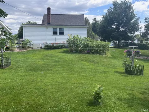 Exterior - 526 E Walnut St, Greentown, IN 46936 photo 3 of 6