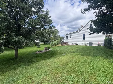 Exterior - 526 E Walnut St, Greentown, IN 46936 photo 5 of 6