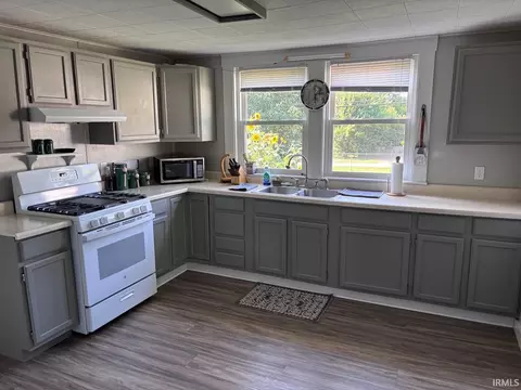 Kitchen - 526 E Walnut St, Greentown, IN 46936 photo 1 of 2