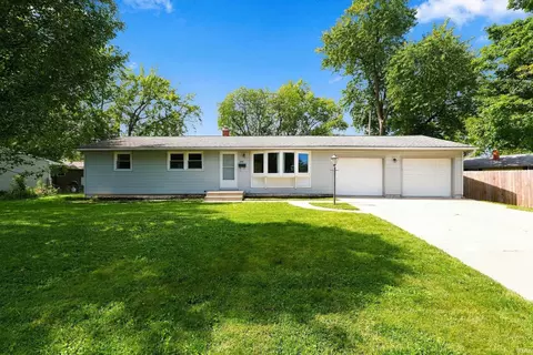 228 Twillo Run Dr, New Haven, IN 46774