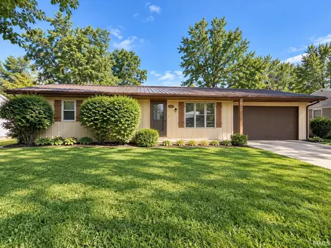 7908 S Hickory Ln, Daleville, IN 47334