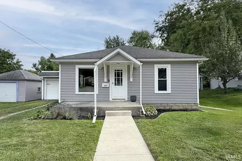 109 W Felicity St, Angola, IN 46703