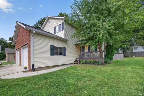 1037 Forest View Dr, Ellettsville, IN 47429