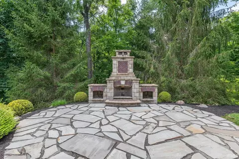 Exterior - 3818 E Devonshire Ln, Bloomington, IN 47408 photo 7 of 10